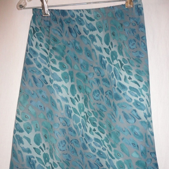 Liz Claiborne Dresses & Skirts - Liz Claiborne Dresses Blue Grey Leopard Skirt Sz S